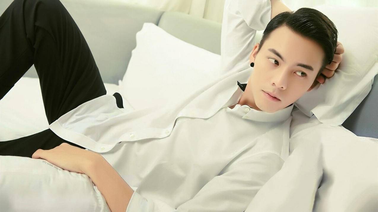 代刷网qq名片免费点赞,汐代刷